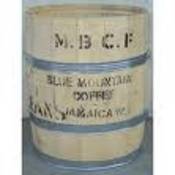 Jamaica Blue Mountain koffie wordt verpakt in vaten